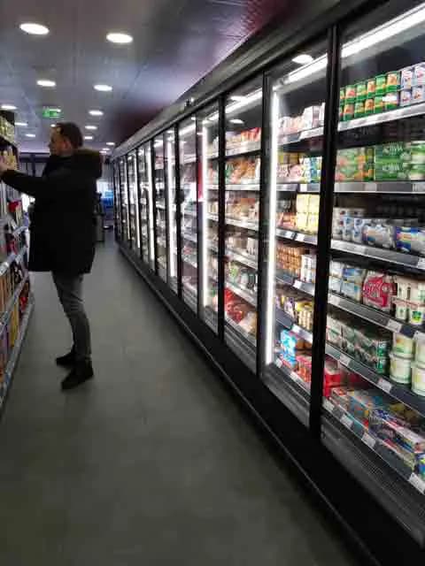 Vitrine murale magasin